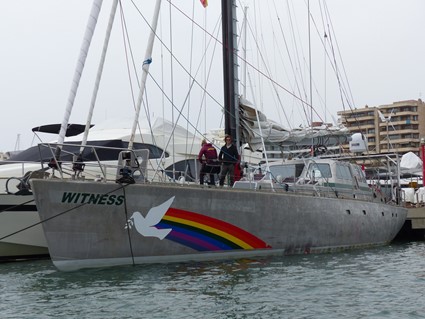 El Witness, velero de Greenpeace, recala en Marina Port de Mallorca antes de retomar su travesía hacia Israel