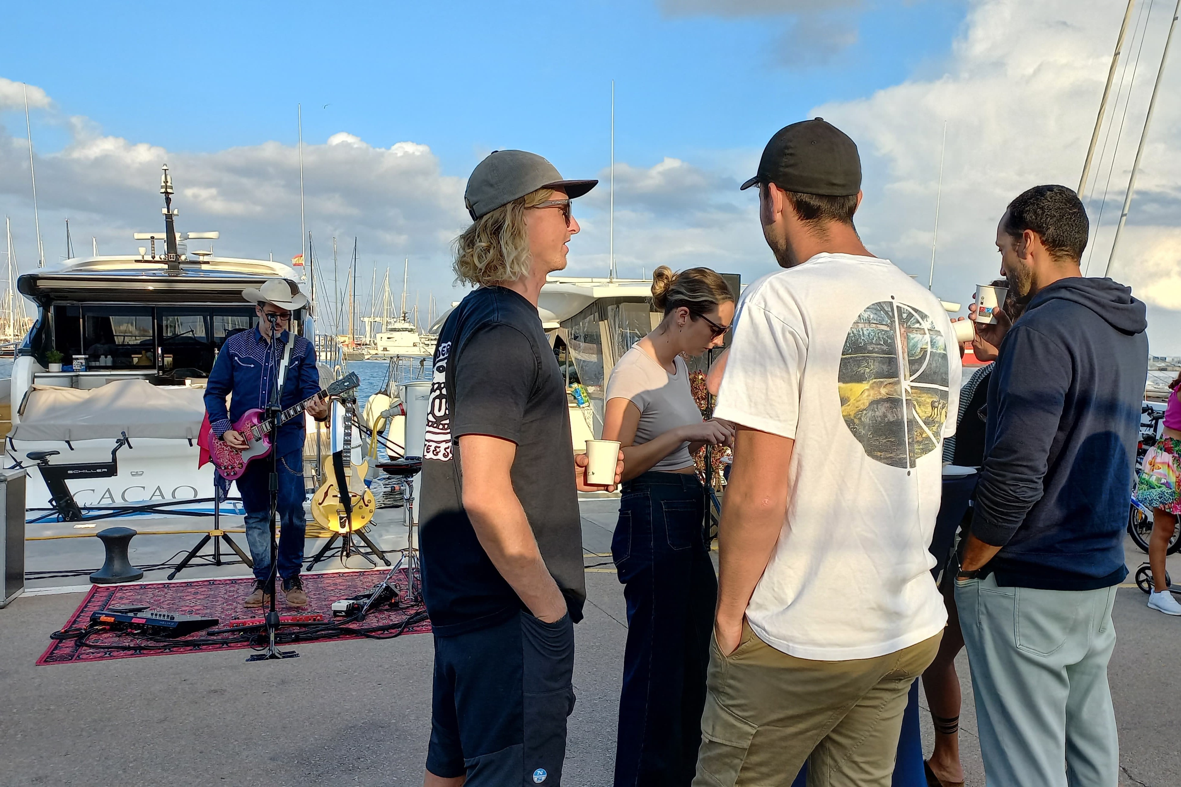 La temporada de verano arranca con una barbacoa llena de sabor en Marina Port de Mallorca